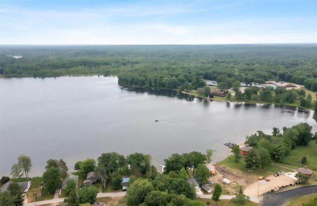 1132 S Woodland Drive, White Cloud, MI 49349