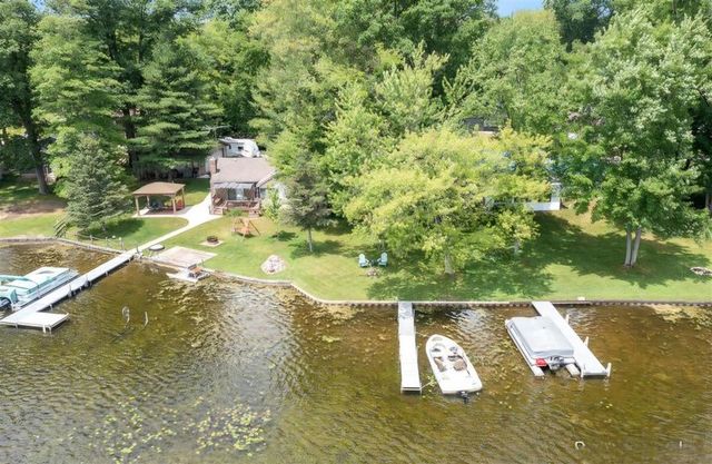 1132 S Woodland Drive, White Cloud, MI 49349