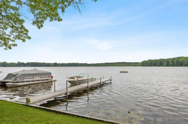 1132 S Woodland Drive, White Cloud, MI 49349