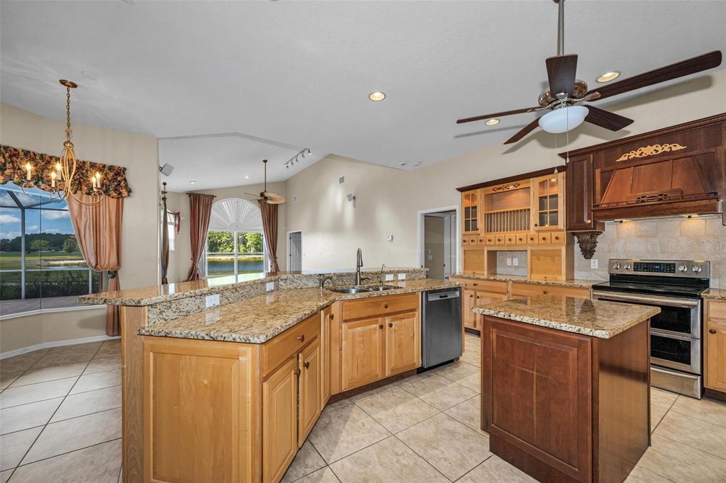 Image 11 of property listing at 1520 WINDING WILLOW DRIVE, Trinity, FL 34655