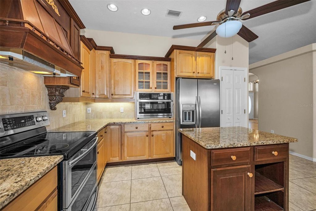 Image 16 of property listing at 1520 WINDING WILLOW DRIVE, Trinity, FL 34655