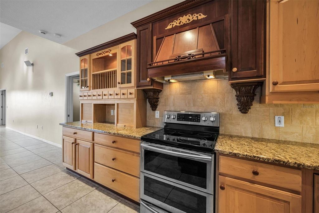 Image 17 of property listing at 1520 WINDING WILLOW DRIVE, Trinity, FL 34655