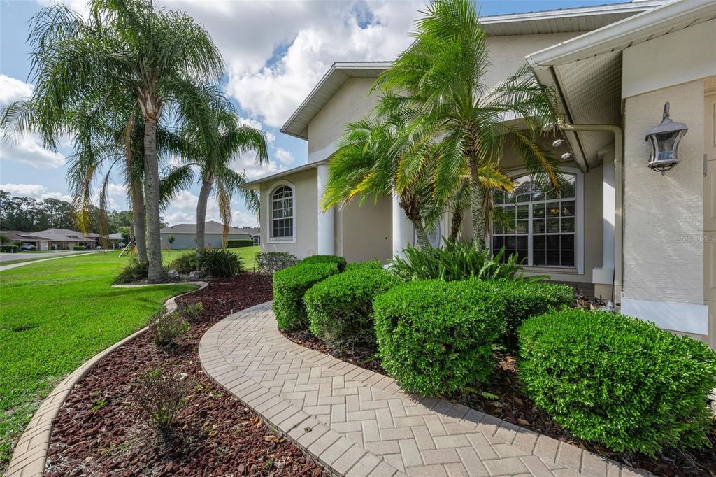 Image 3 of property listing at 1520 WINDING WILLOW DRIVE, Trinity, FL 34655