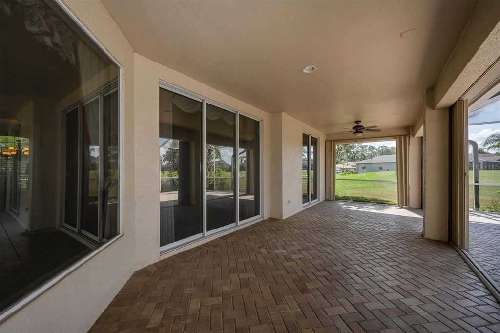 Image 43 of property listing at 1520 WINDING WILLOW DRIVE, Trinity, FL 34655