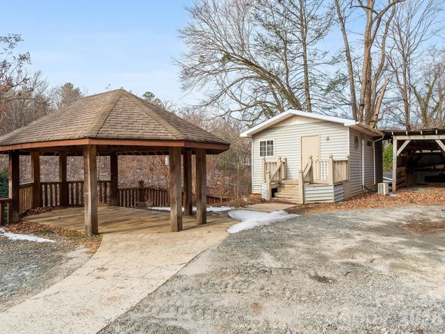 1828 Memorial Highway, Lake Lure, NC 28746
