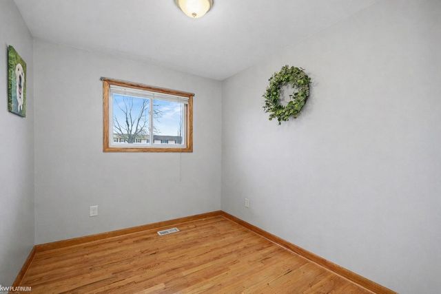 15724 E 13 Mile Road, Roseville, MI 48066