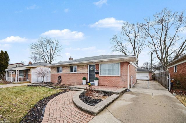 15724 E 13 Mile Road, Roseville, MI 48066