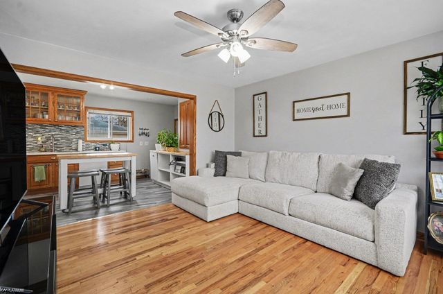 15724 E 13 Mile Road, Roseville, MI 48066