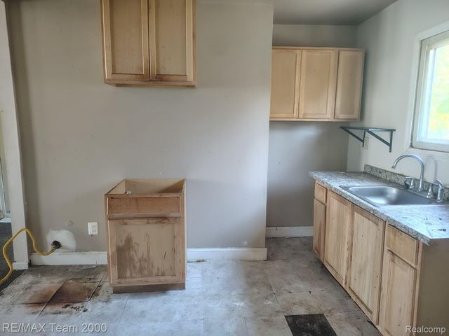 9186 Steel Street, Detroit, MI 48228