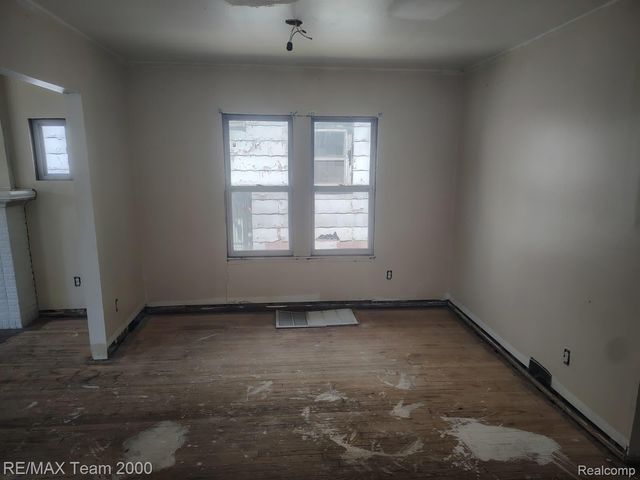 9186 Steel Street, Detroit, MI 48228