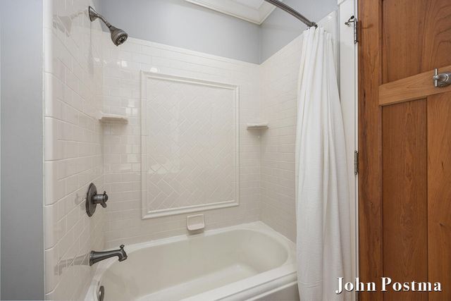 6605 Avonlea Court, Grand Rapids, MI 49546