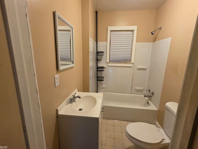 209 E York Street, Flint, MI 48505