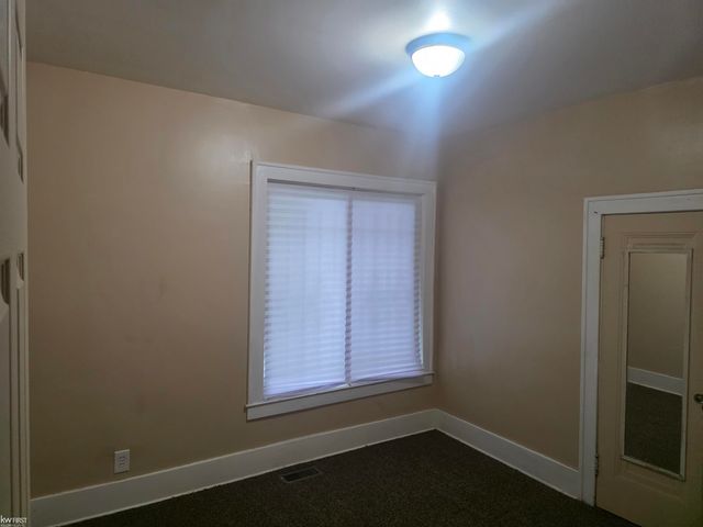 209 E York Street, Flint, MI 48505
