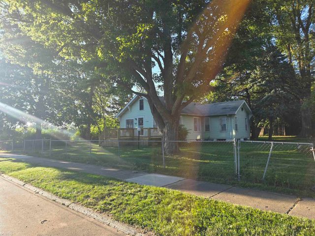 209 E York Street, Flint, MI 48505