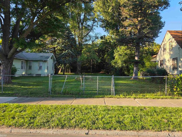 209 E York Street, Flint, MI 48505