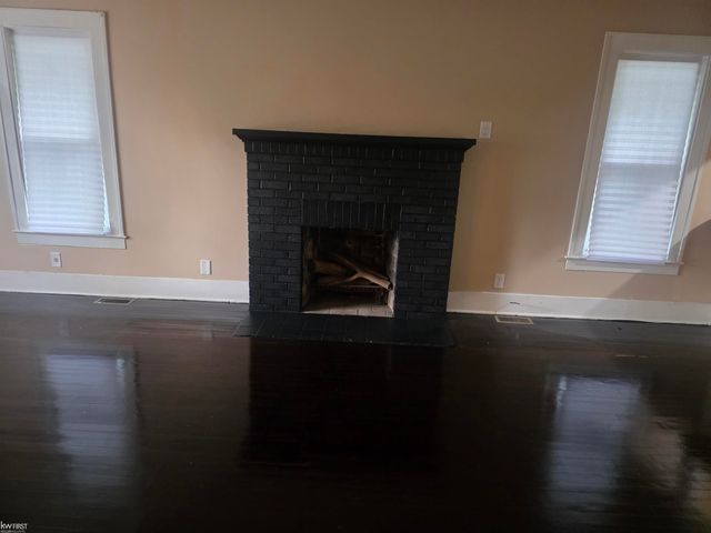 209 E York Street, Flint, MI 48505