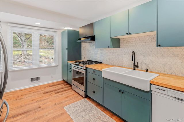 4 Pine Ridge Road, Rye Brook, NY 10573