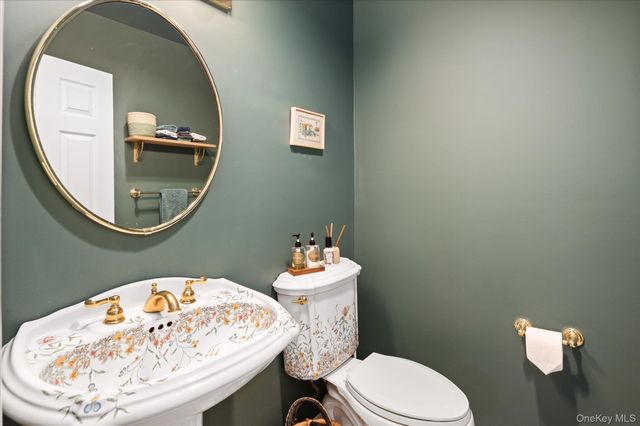 4 Pine Ridge Road, Rye Brook, NY 10573