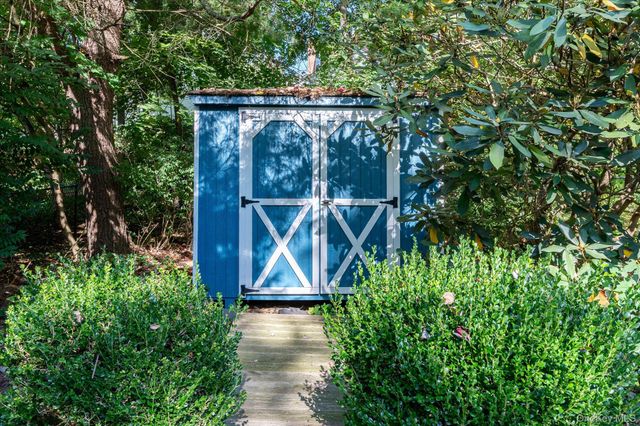 4 Pine Ridge Road, Rye Brook, NY 10573