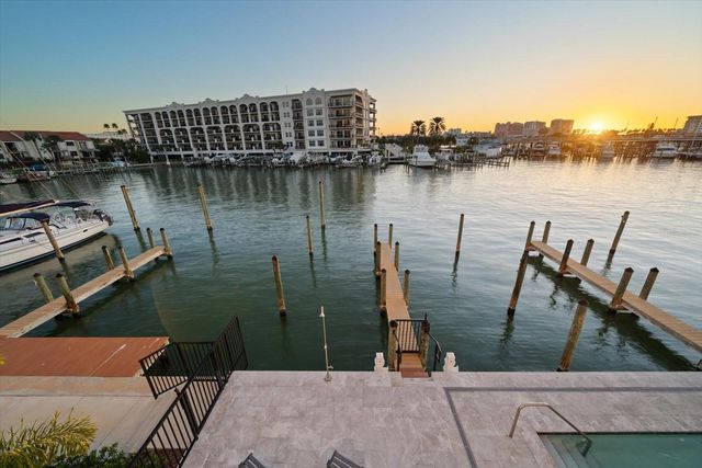 211 DOLPHIN POINT 202, Clearwater Beach, FL 33767