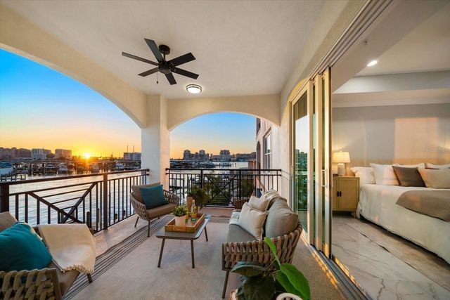 211 DOLPHIN POINT 202, Clearwater Beach, FL 33767