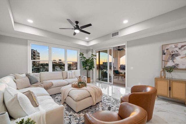 211 DOLPHIN POINT 202, Clearwater Beach, FL 33767