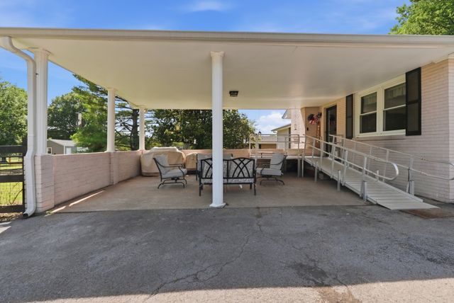1512 Smith Dr, Lebanon, TN 37087