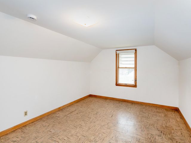 2078 Sloan Street, Maplewood, MN 55117