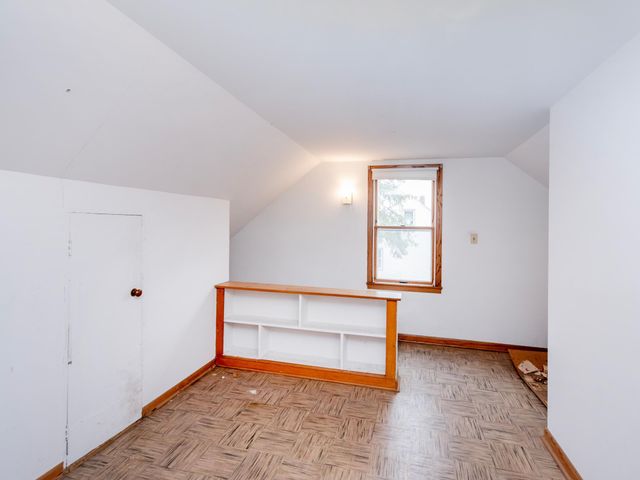 2078 Sloan Street, Maplewood, MN 55117