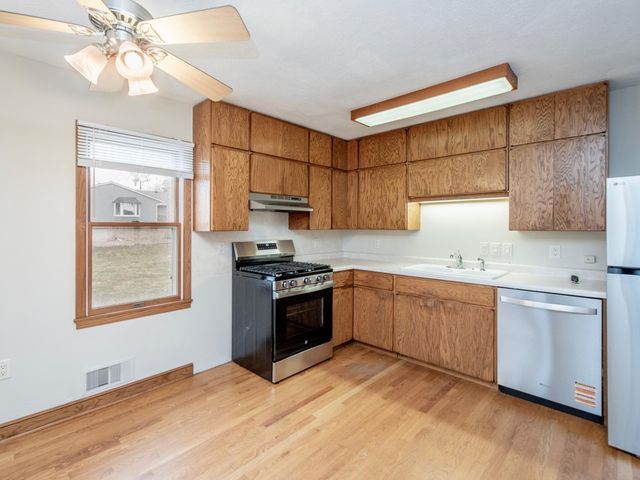 2078 Sloan Street, Maplewood, MN 55117