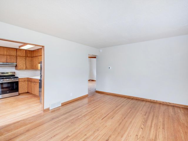 2078 Sloan Street, Maplewood, MN 55117