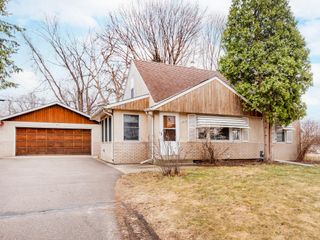 2078 Sloan Street, Maplewood, MN 55117