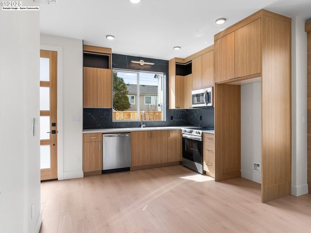 5183 Se 28TH Ave 8, Portland, OR 97202