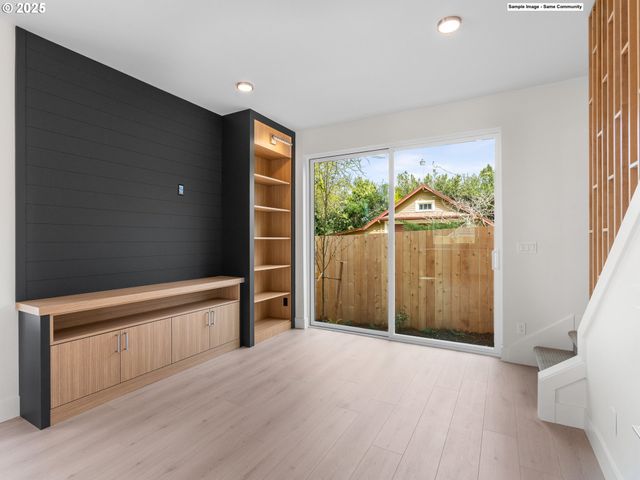 5183 Se 28TH Ave 8, Portland, OR 97202