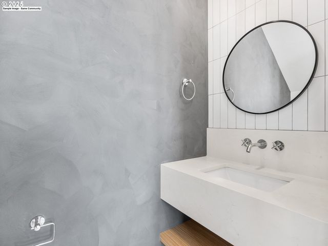 5183 Se 28TH Ave 8, Portland, OR 97202