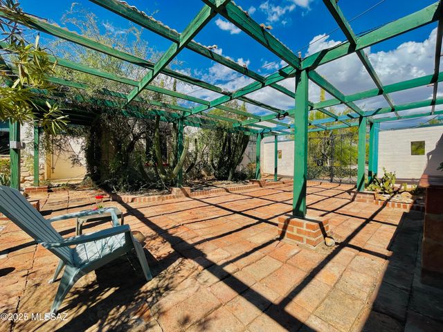 75 E Rudasill Road, Tucson, AZ 85704