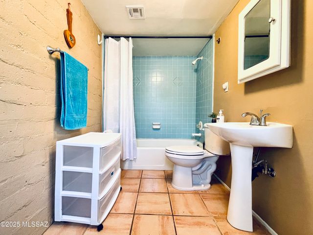 75 E Rudasill Road, Tucson, AZ 85704