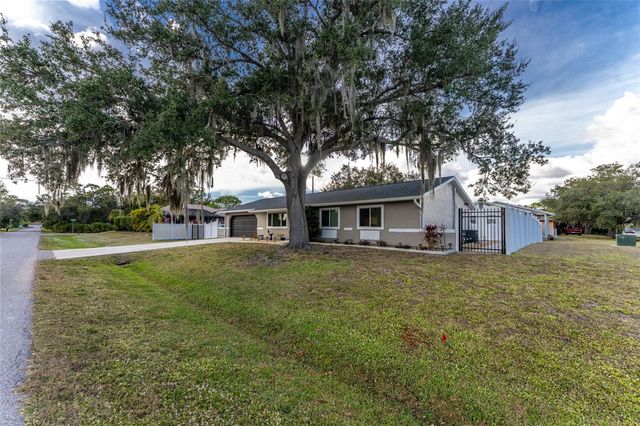 824 CALVERT AVENUE NW, Port Charlotte, FL 33948