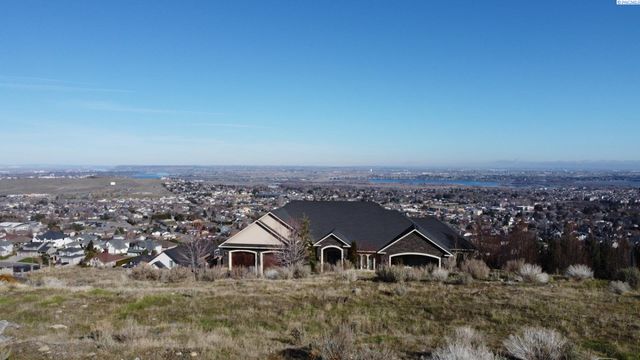 486 Mont Blanc Way, Richland, WA 99352