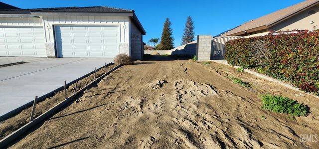 15520 Georges Letour Avenue, Bakersfield, CA 93314