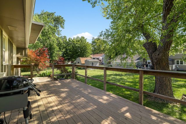 4413 73rd Place, Urbandale, IA 50322