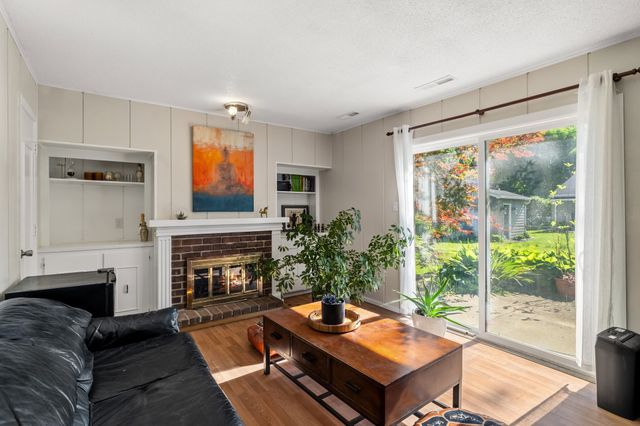 4413 73rd Place, Urbandale, IA 50322
