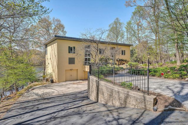 143 Charlotte LN, Hardy, VA 24101