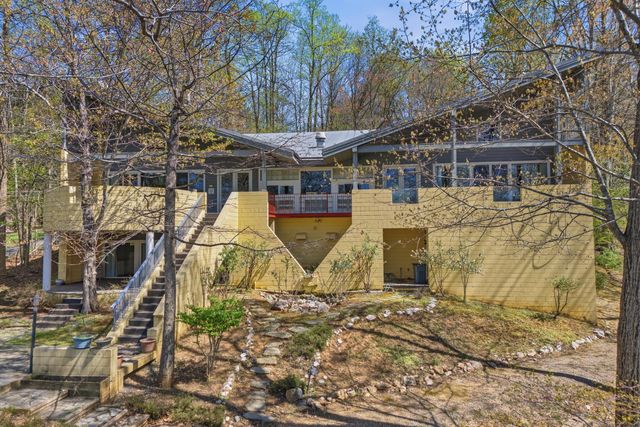 143 Charlotte LN, Hardy, VA 24101