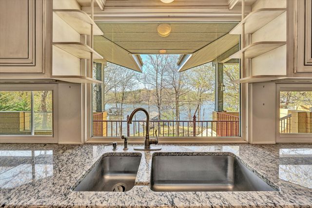143 Charlotte LN, Hardy, VA 24101