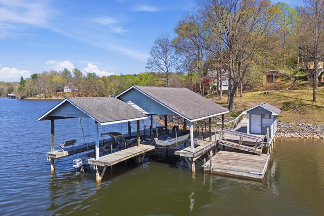 143 Charlotte LN, Hardy, VA 24101