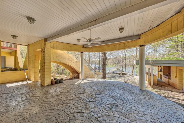 143 Charlotte LN, Hardy, VA 24101