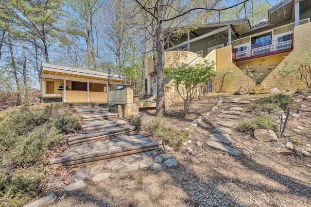 143 Charlotte LN, Hardy, VA 24101