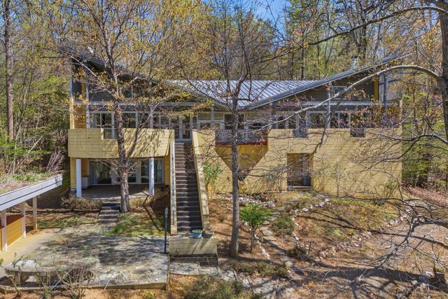 143 Charlotte LN, Hardy, VA 24101