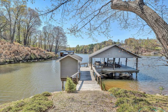143 Charlotte LN, Hardy, VA 24101